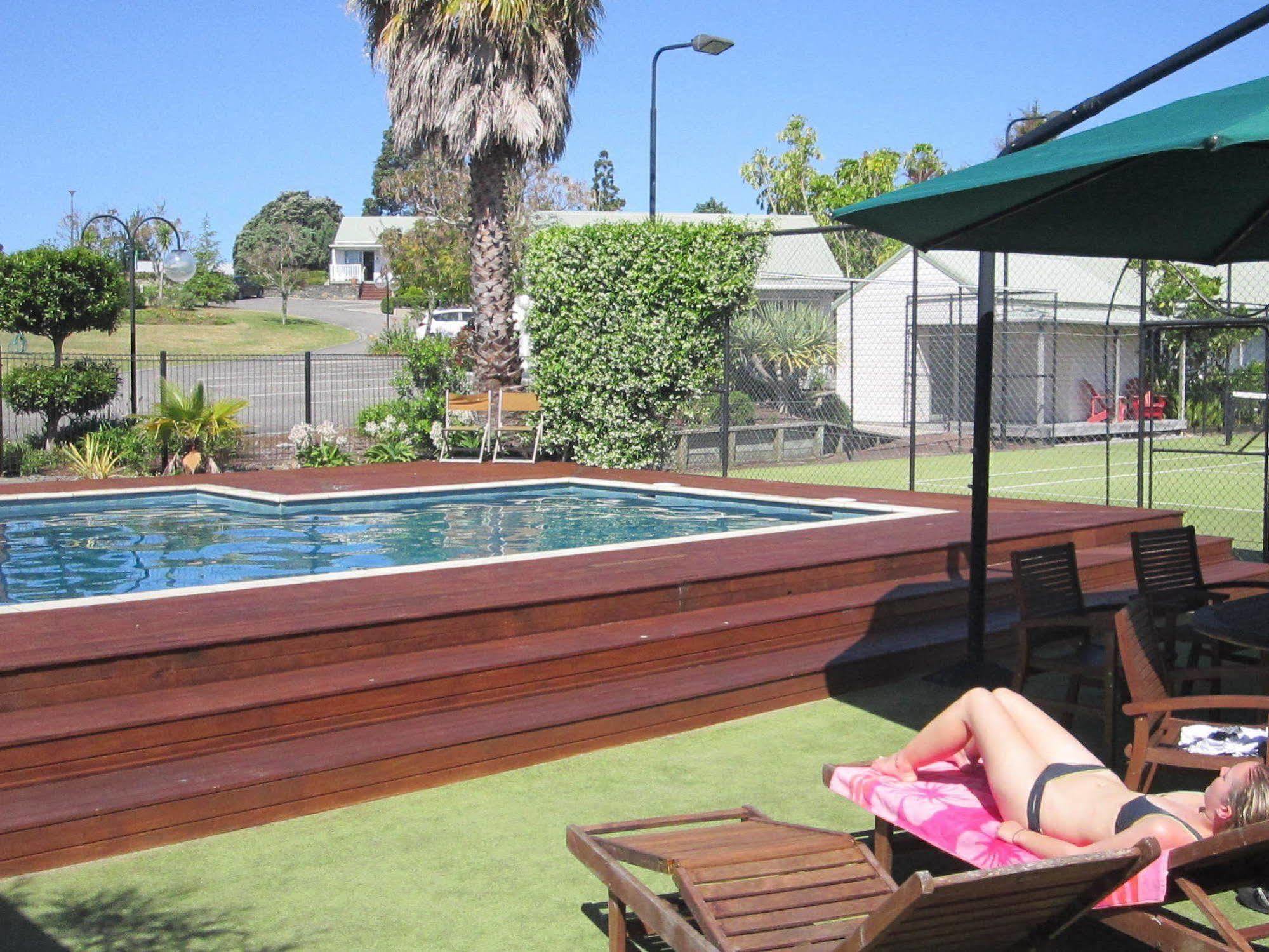 Pauanui Pines Motor Lodge Esterno foto