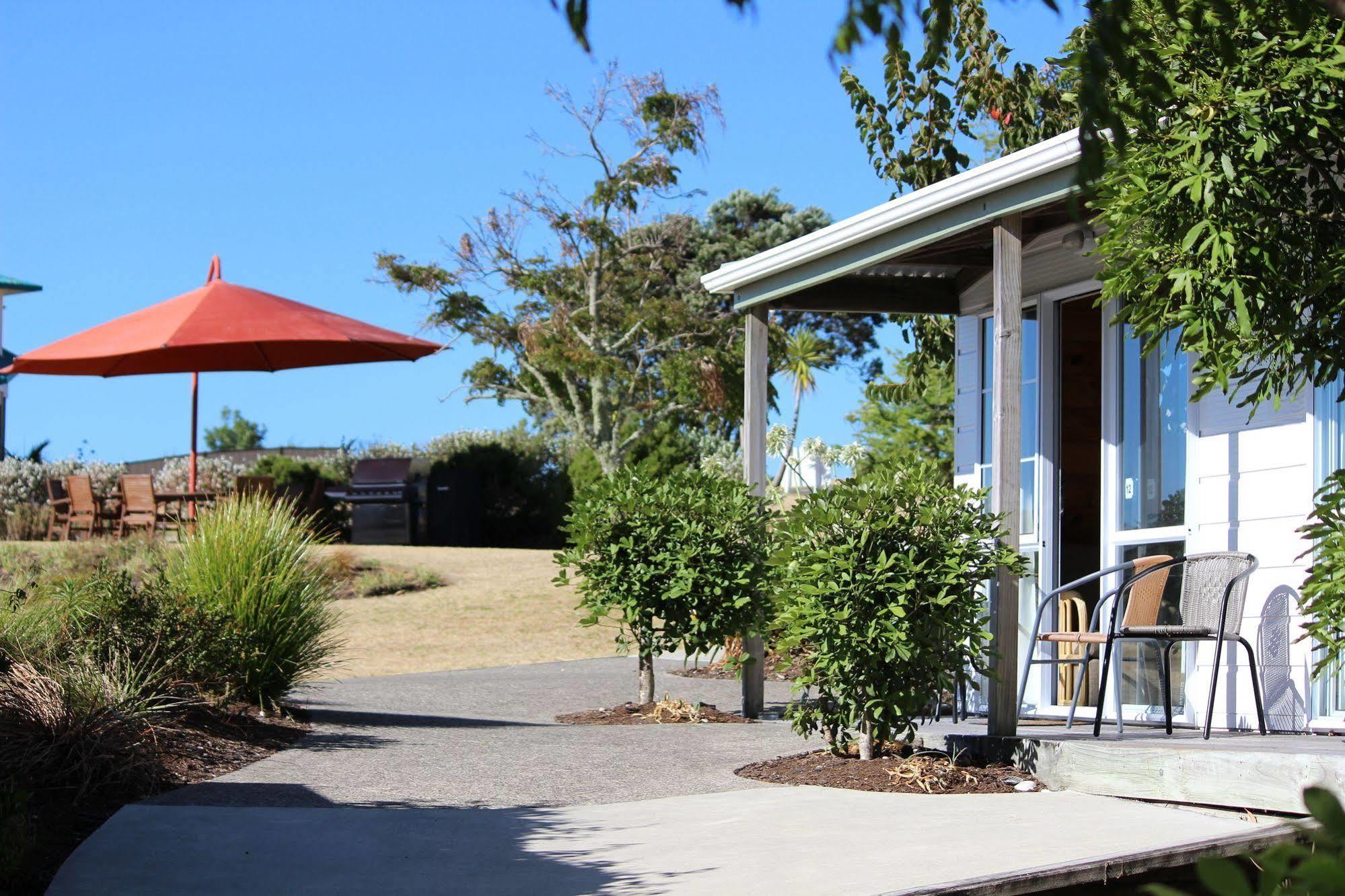 Pauanui Pines Motor Lodge Esterno foto
