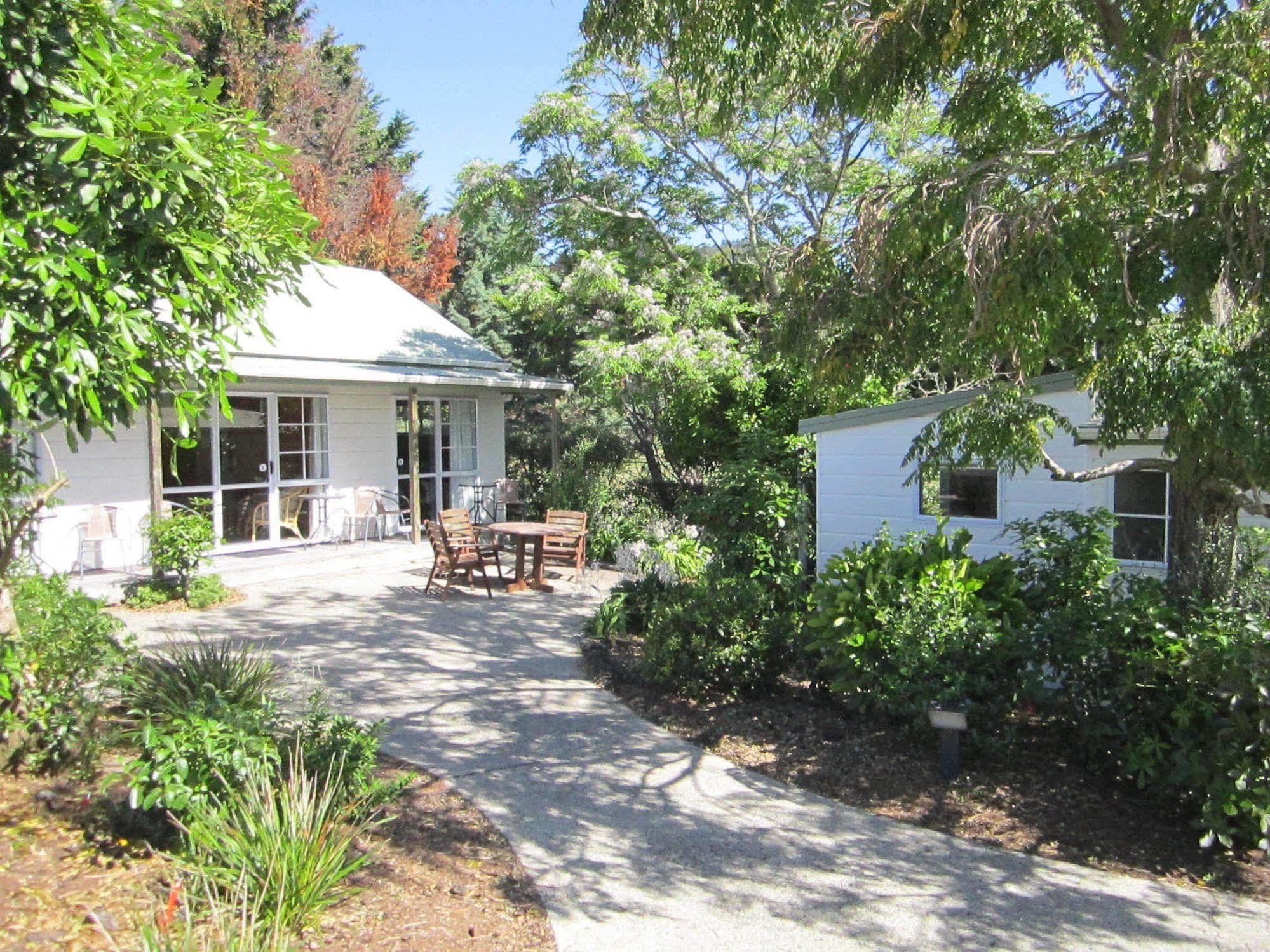 Pauanui Pines Motor Lodge Esterno foto