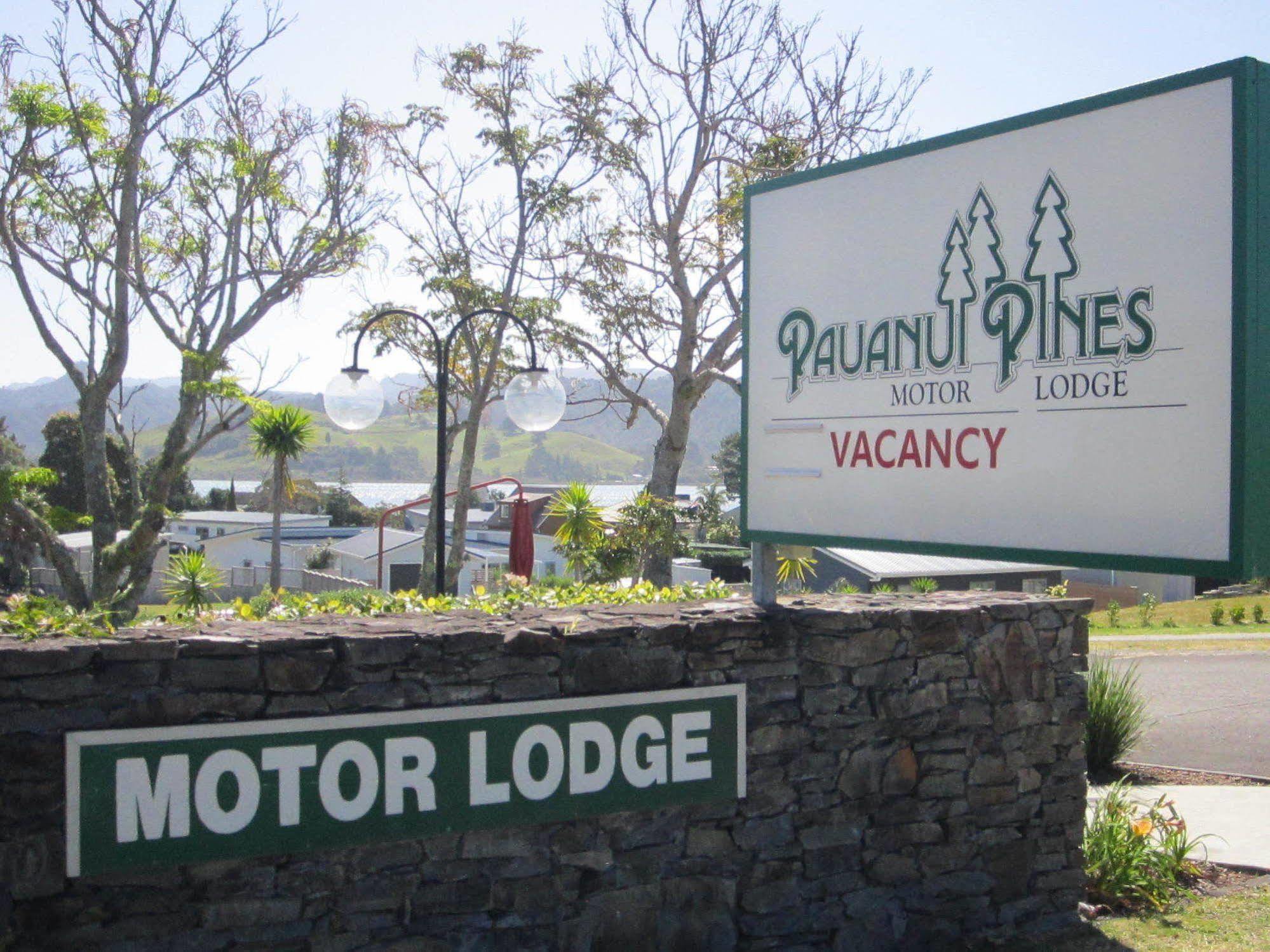 Pauanui Pines Motor Lodge Esterno foto