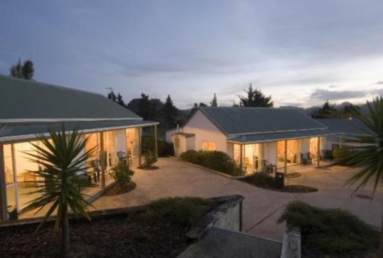 Pauanui Pines Motor Lodge Esterno foto