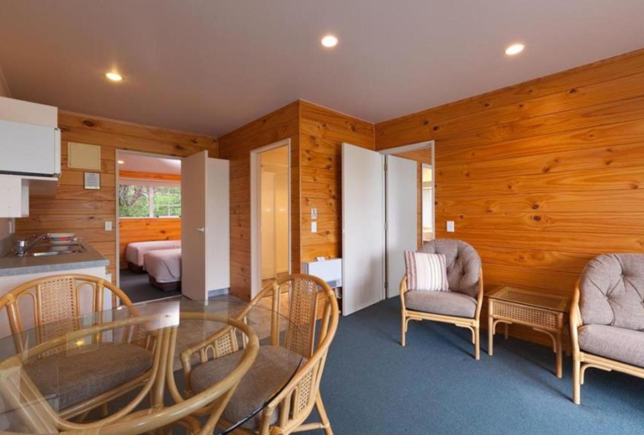 Pauanui Pines Motor Lodge Esterno foto